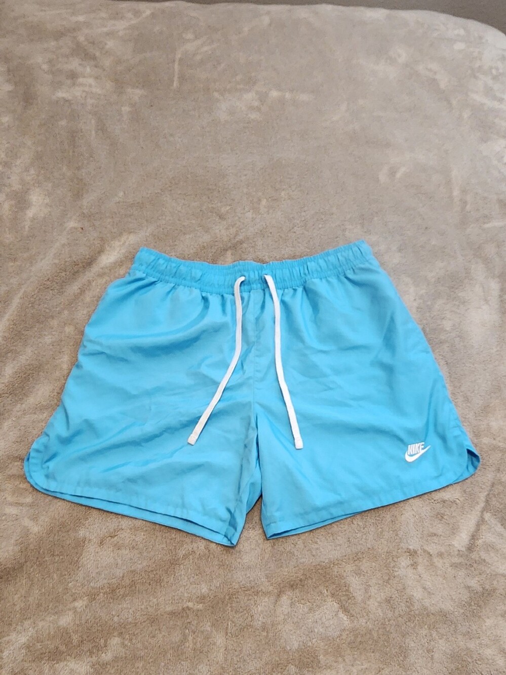 Nike Men’s Light Blue Athletic Shorts Size L – Drawstring – Logo – Running Train